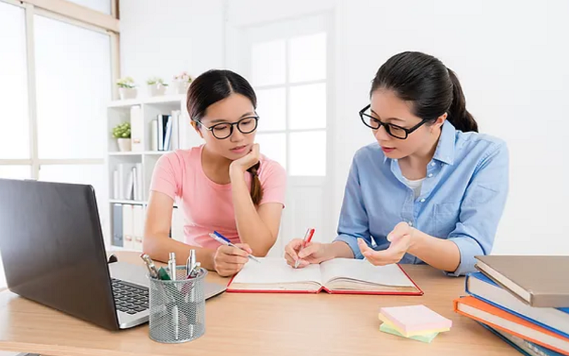 How can IB English tutoring improve student’s skills